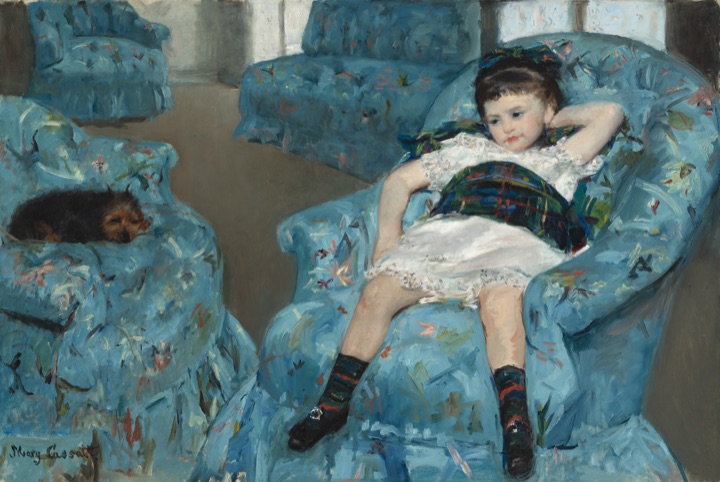 Holčička v modrém křesle, Mary Cassatt